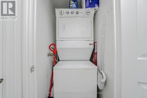 1704 - 310 Burnhamthorpe Road W, Mississauga, ON - Indoor Photo Showing Laundry Room