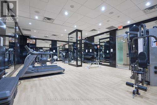 1704 - 310 Burnhamthorpe Road W, Mississauga, ON - Indoor Photo Showing Gym Room