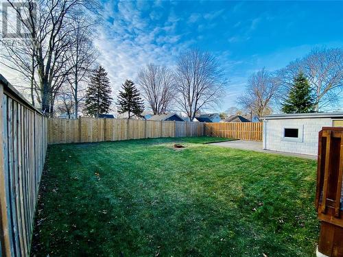 945 Ferndale Drive, Sarnia, ON - Outdoor