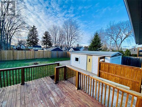 945 Ferndale Drive, Sarnia, ON - Outdoor With Deck Patio Veranda With Backyard