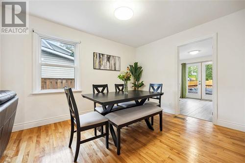 945 Ferndale Drive, Sarnia, ON - Indoor Photo Showing Dining Room