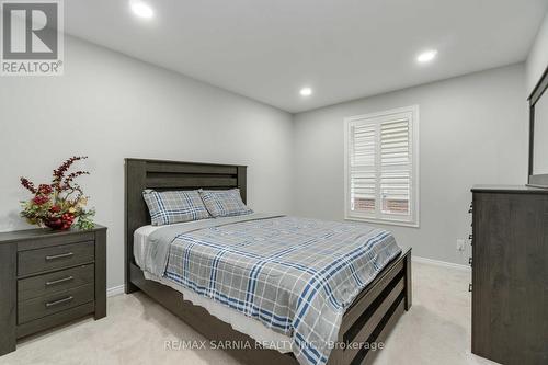 49 Argyle Street, Lambton Shores (Forest), ON - Indoor Photo Showing Bedroom