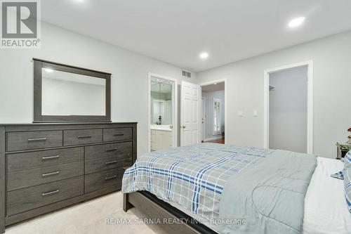 49 Argyle Street, Lambton Shores (Forest), ON - Indoor Photo Showing Bedroom