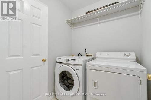 49 Argyle Street, Lambton Shores (Forest), ON - Indoor Photo Showing Laundry Room