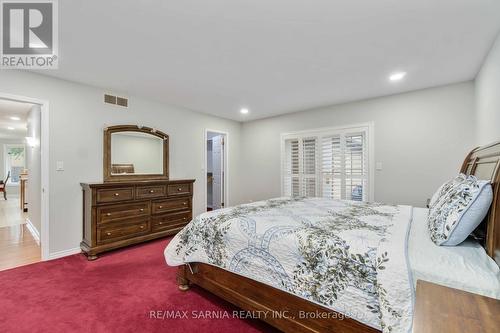 49 Argyle Street, Lambton Shores (Forest), ON - Indoor Photo Showing Bedroom