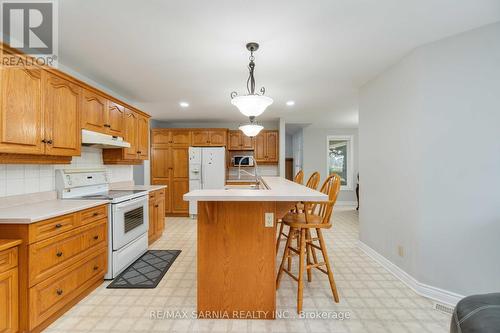 49 Argyle Street, Lambton Shores (Forest), ON - Indoor Photo Showing Kitchen