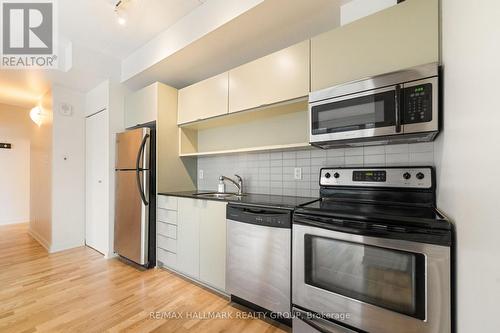 616 - 324 Laurier Avenue W, Ottawa, ON - Indoor Photo Showing Kitchen With Upgraded Kitchen