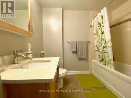 1803 - 40 Nepean Street S, Ottawa, ON - Indoor Photo Showing Bathroom