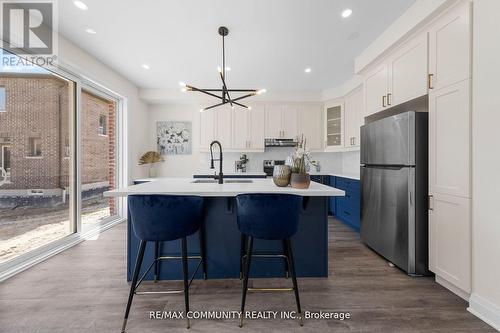 3307 Thunderbird Promenade, Pickering, ON - Indoor Photo Showing Kitchen With Upgraded Kitchen