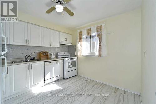 46 - 441 Military Trail, Toronto, ON - Indoor Photo Showing Kitchen With Double Sink