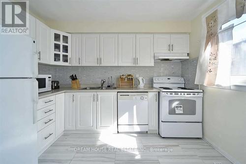 46 - 441 Military Trail, Toronto, ON - Indoor Photo Showing Kitchen With Double Sink