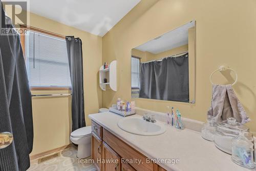 41 Grandview Road, Tay, ON - Indoor Photo Showing Bathroom