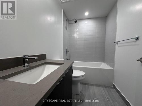 809 - 2033 Kennedy, Toronto, ON - Indoor Photo Showing Bathroom