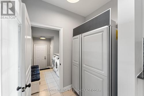 138 Barons Street, Vaughan, ON - Indoor Photo Showing Laundry Room