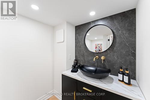 138 Barons Street, Vaughan, ON - Indoor Photo Showing Bathroom