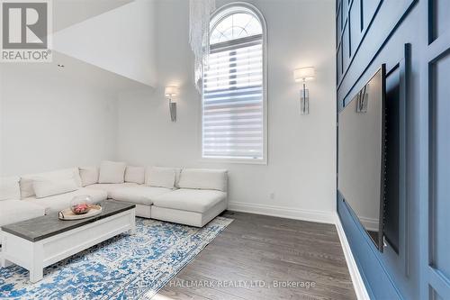 149 Amy Wood Road, Vaughan, ON - Indoor Photo Showing Living Room