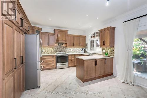 149 Amy Wood Road, Vaughan, ON - Indoor Photo Showing Kitchen