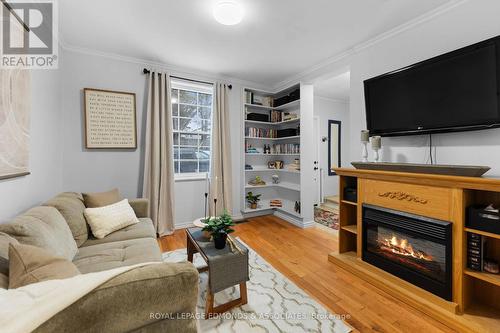 468 Centre Street, Pembroke, ON - Indoor Photo Showing Living Room With Fireplace