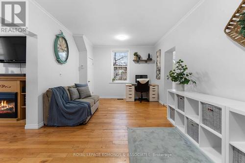 468 Centre Street, Pembroke, ON - Indoor Photo Showing Living Room With Fireplace