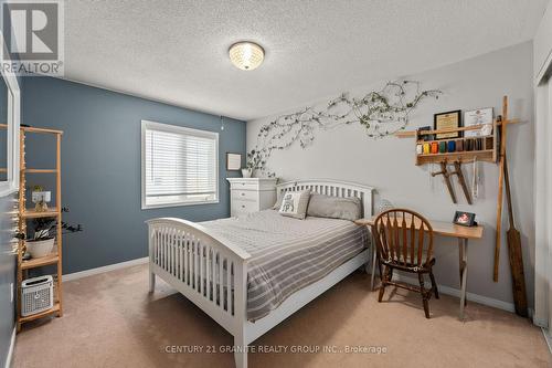 153 Flagstone Way, Newmarket (Woodland Hill), ON - Indoor Photo Showing Bedroom