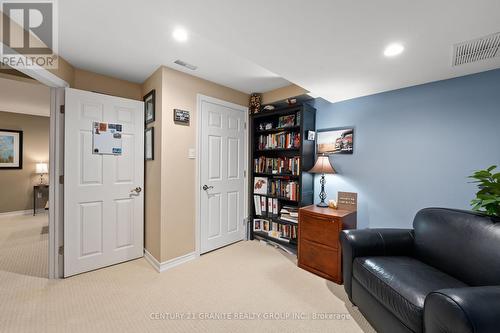 153 Flagstone Way, Newmarket (Woodland Hill), ON - Indoor