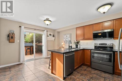 153 Flagstone Way, Newmarket (Woodland Hill), ON - Indoor Photo Showing Kitchen With Double Sink