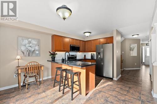 153 Flagstone Way, Newmarket (Woodland Hill), ON - Indoor Photo Showing Kitchen