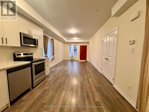 822 - 2635 William Jackson Drive W, Pickering, ON - Indoor Photo Showing Kitchen