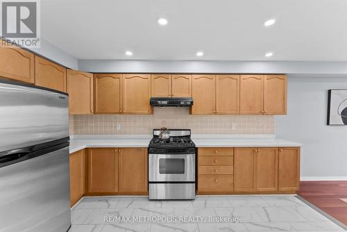 4 Grosbeak Crescent, Toronto, ON - Indoor Photo Showing Kitchen