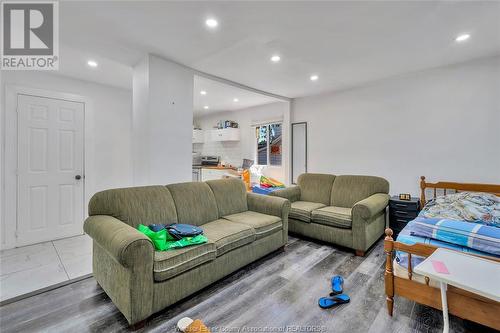 1206 Mckay Avenue Unit# Upper, Windsor, ON - Indoor Photo Showing Living Room