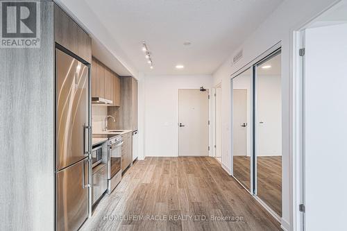 305 - 195 Commerce Street, Vaughan, ON - Indoor Photo Showing Kitchen