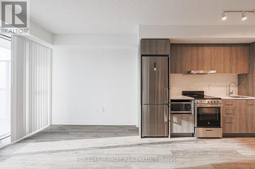 305 - 195 Commerce Street, Vaughan, ON - Indoor Photo Showing Kitchen With Stainless Steel Kitchen