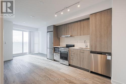 305 - 195 Commerce Street, Vaughan, ON - Indoor Photo Showing Kitchen With Stainless Steel Kitchen