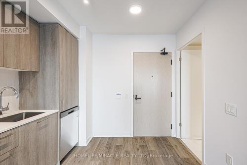 305 - 195 Commerce Street, Vaughan, ON - Indoor Photo Showing Kitchen