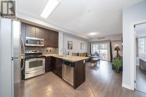 125 - 570 Lolita Gardens, Mississauga, ON - Indoor Photo Showing Kitchen With Upgraded Kitchen