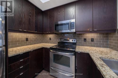 125 - 570 Lolita Gardens, Mississauga, ON - Indoor Photo Showing Kitchen With Upgraded Kitchen