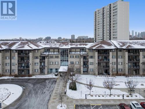 125 - 570 Lolita Gardens, Mississauga, ON - Outdoor With Facade