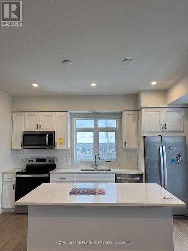 24 - 405 Myers Road, Cambridge, ON - Indoor Photo Showing Kitchen With Upgraded Kitchen