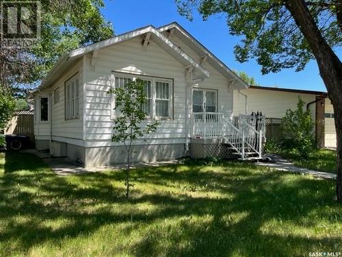 394 2Nd Street W, Shaunavon, SK - Outdoor