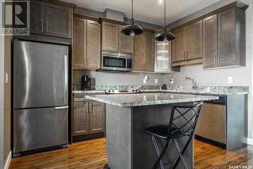 150 Rosewood Gate N, Saskatoon, SK - Indoor Photo Showing Kitchen With Stainless Steel Kitchen With Upgraded Kitchen