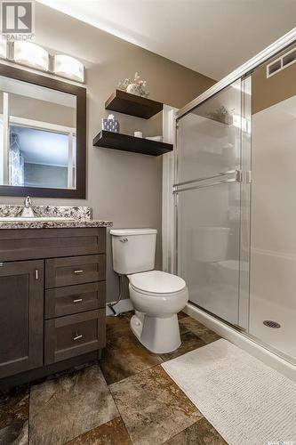 150 Rosewood Gate N, Saskatoon, SK - Indoor Photo Showing Bathroom