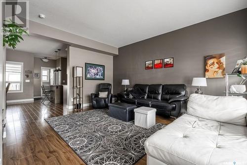 150 Rosewood Gate N, Saskatoon, SK - Indoor Photo Showing Living Room