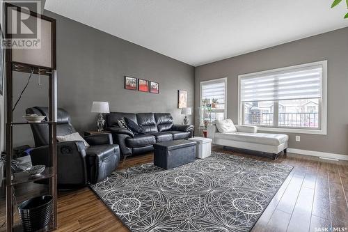 150 Rosewood Gate N, Saskatoon, SK - Indoor Photo Showing Living Room