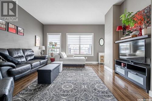 150 Rosewood Gate N, Saskatoon, SK - Indoor Photo Showing Living Room