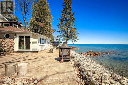 315 Cedar Avenue, Meaford, ON - Outdoor With Body Of Water