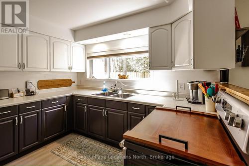 315 Cedar Avenue, Meaford, ON - Indoor Photo Showing Kitchen With Double Sink