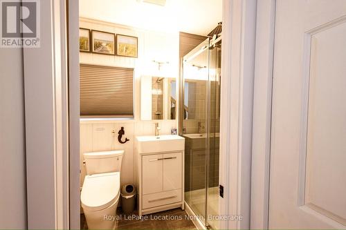 315 Cedar Avenue, Meaford, ON - Indoor Photo Showing Bathroom