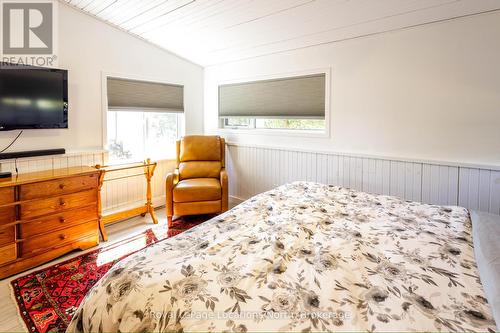 315 Cedar Avenue, Meaford, ON - Indoor Photo Showing Bedroom