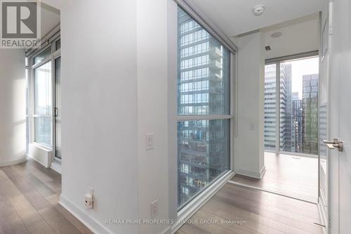 3510 - 290 Adelaide Street W, Toronto, ON - Indoor Photo Showing Other Room