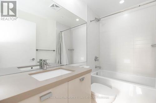 3510 - 290 Adelaide Street W, Toronto, ON - Indoor Photo Showing Bathroom